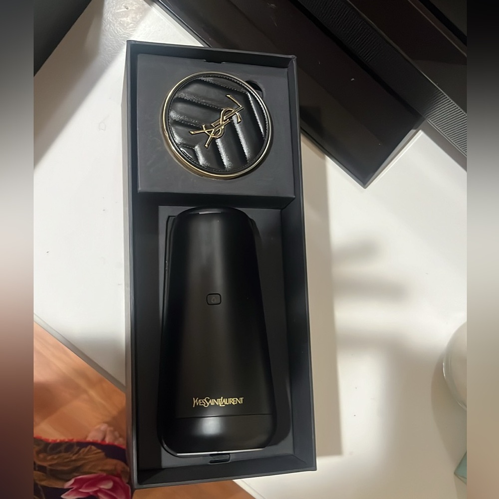 ROUGE SUR MESURE CUSTOM LIP COLOR CREATOR